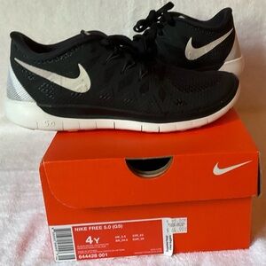 Nike Free 5.0 Black and White Running Shoes